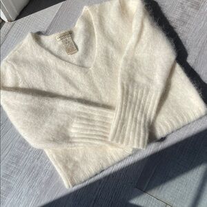 Apostrophe Women's Soft Cream V-Neck Sweater